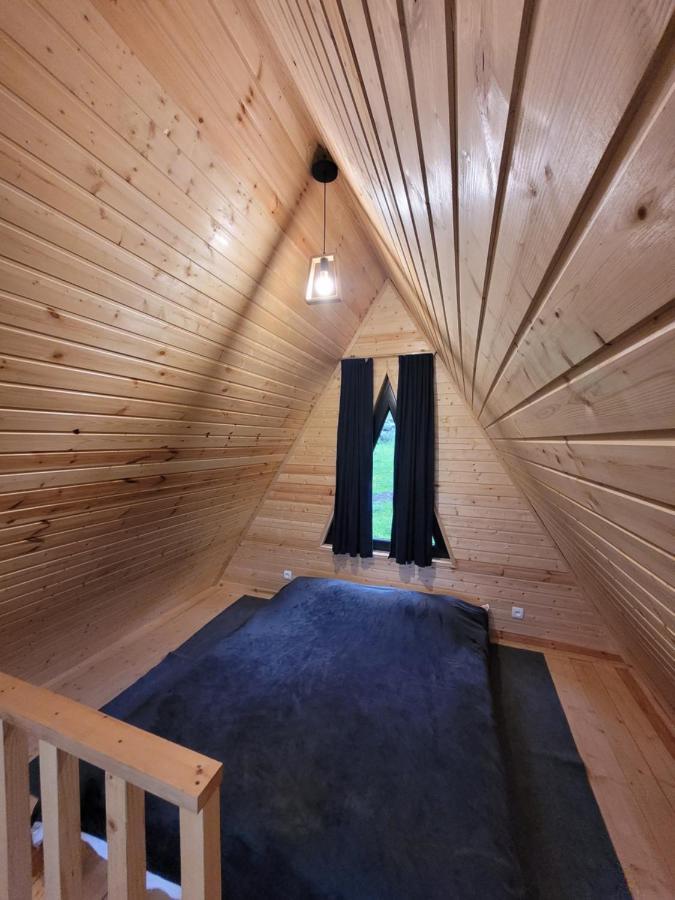 Pine Chalet Kazbegi Exterior photo