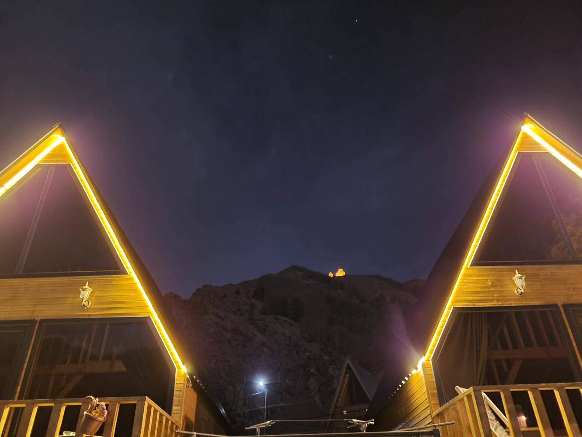 Pine Chalet Kazbegi Exterior photo