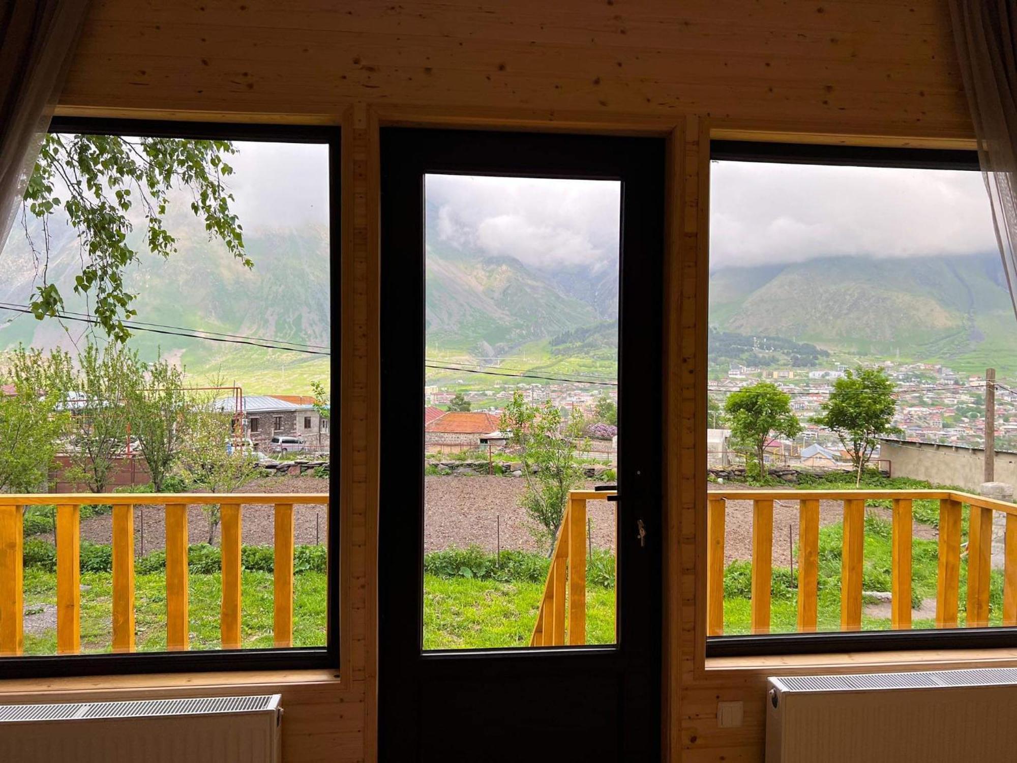 Pine Chalet Kazbegi Room photo